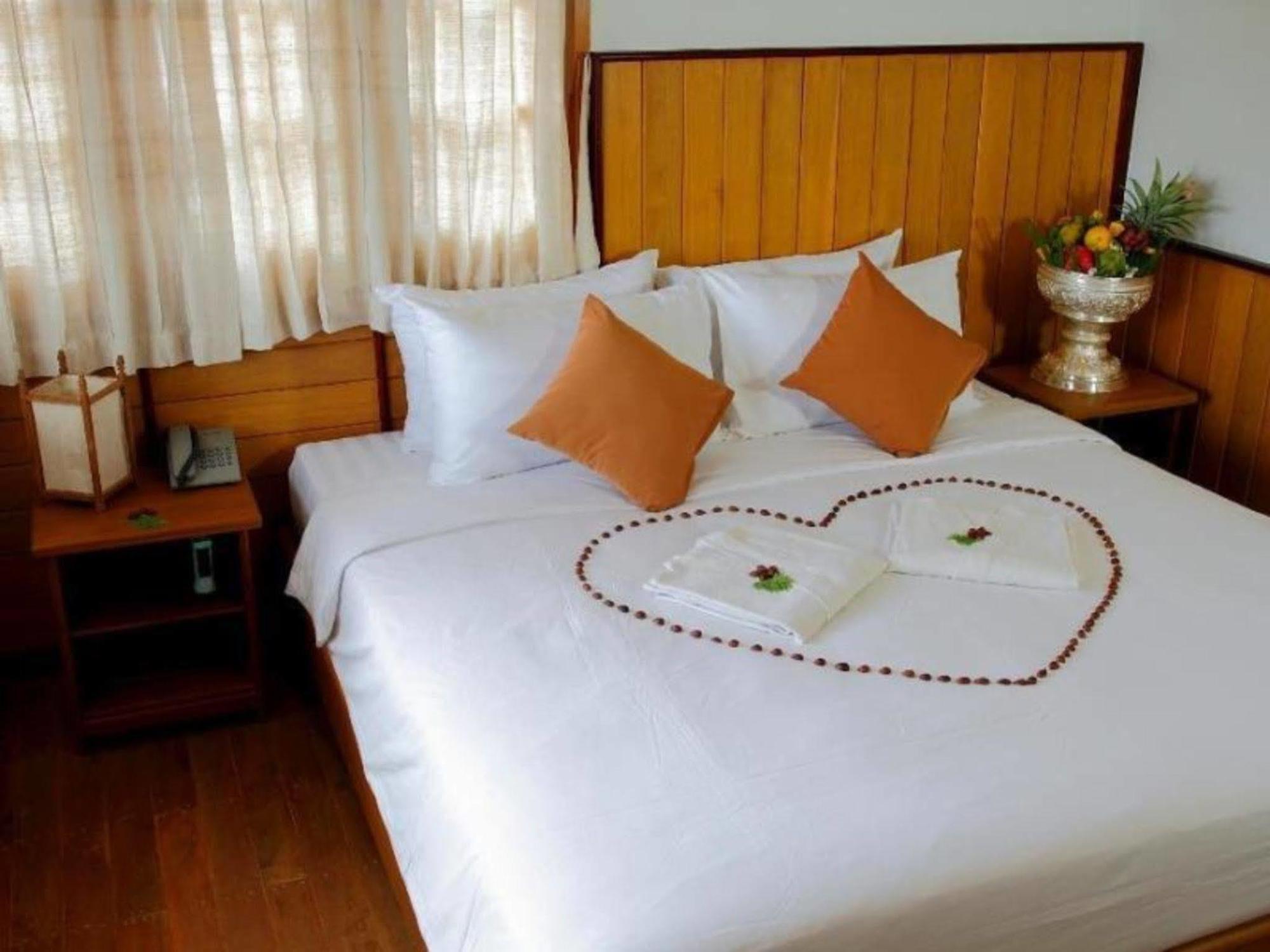 Inle Lotus Hotel Nyaung Shwe Buitenkant foto